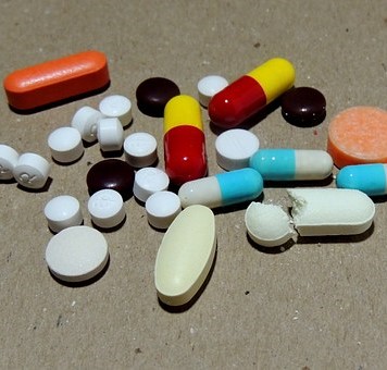 Deux listes de médicaments psychotropes, par nom commercial et en DCI